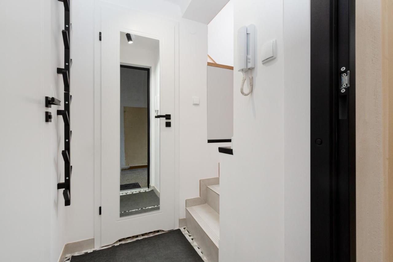 City Center Mezzanine Studio Chmielna By Noclegi Renters Varsóvia Exterior foto